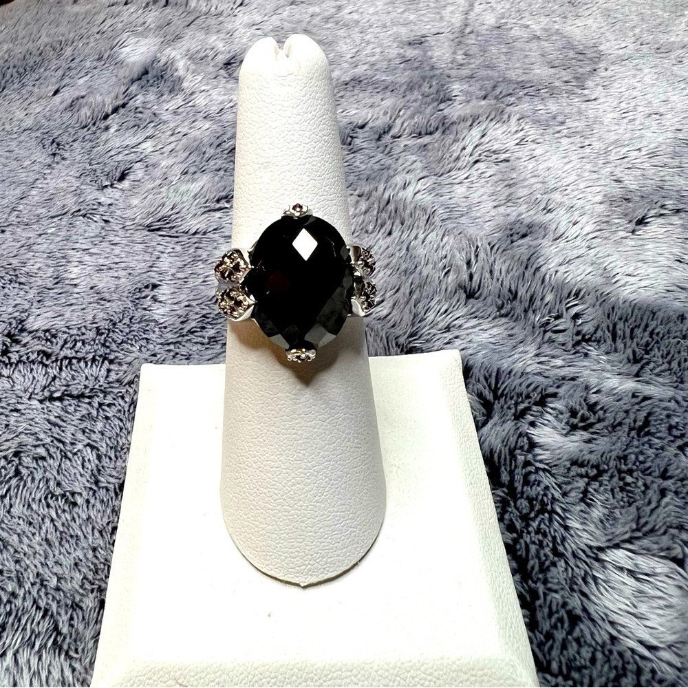 Vintage Sterling Silver Large Faceted Onyx and Garnet Accented Ring Size 7